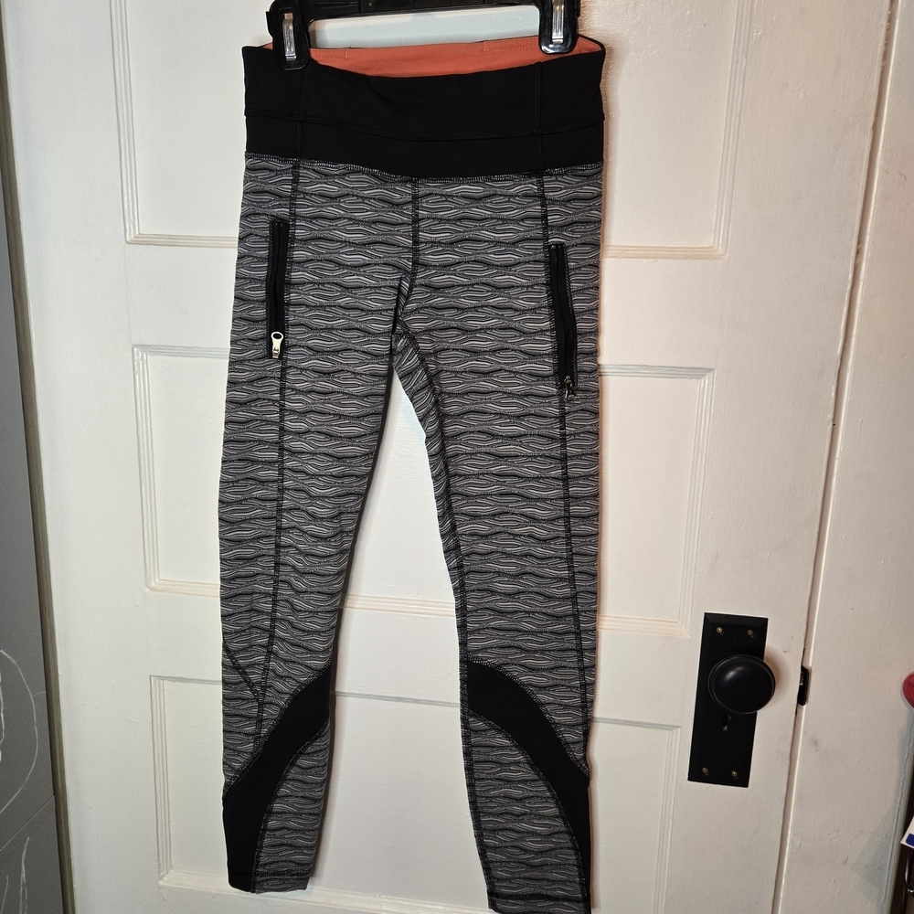 lululemon athletica Inspire Tight 2 25" Black and Gray Patterned Leggings